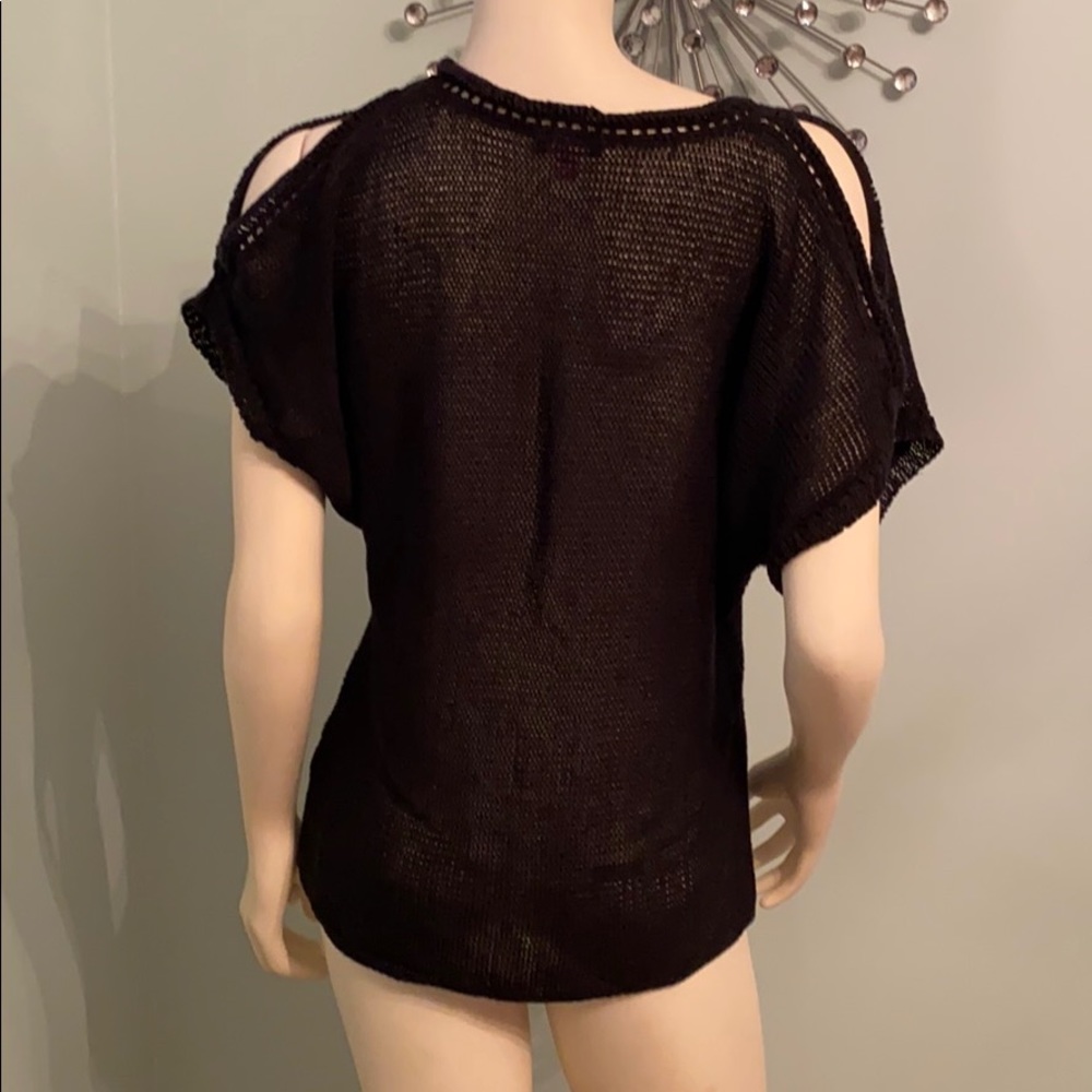 EUC Vince Camuto Cold Shoulder Batwing Sweater - Picture 4 of 9